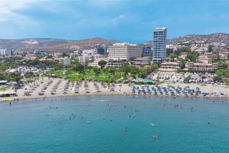 St. Raphael Resort - 12