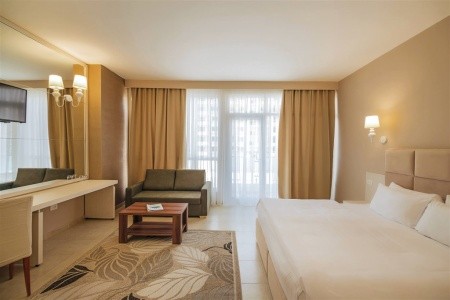 Albánie, Durrës, Horizont, za <span>21.688</span> Kč