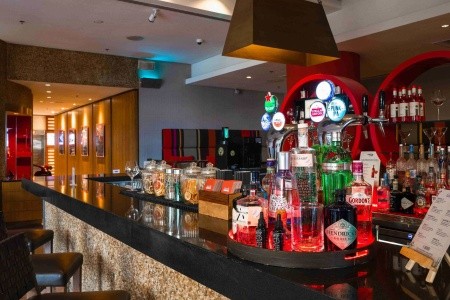 Spojené arabské emiráty Dubaj Amwaj Rotana Jumeirah Beach 14 dňový pobyt Raňajky Letecky Letisko: Praha June 2025 (20/06/25- 3/07/25)