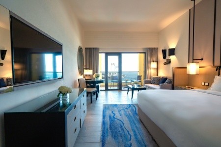 Spojené arabské emiráty Dubaj Amwaj Rotana Jumeirah Beach 14 dňový pobyt Raňajky Letecky Letisko: Praha June 2025 (20/06/25- 3/07/25)