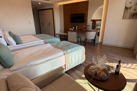 Turecko Side Side Moon Palace 15 dňový pobyt Ultra All inclusive Letecky Letisko: Katovice May 2026 (27/05/26-10/06/26)