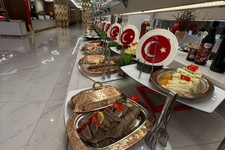 Turecko Side Side Moon Palace 15 dňový pobyt Ultra All inclusive Letecky Letisko: Katovice May 2026 (27/05/26-10/06/26)