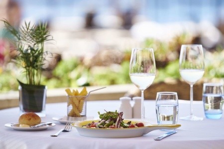 Madeira Funchal The Cliff Bay 6 dňový pobyt Polpenzia Letecky Letisko: Budapešť December 2025 (13/12/25-18/12/25)