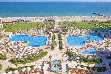 Dit Majestic Beach Resort - 7