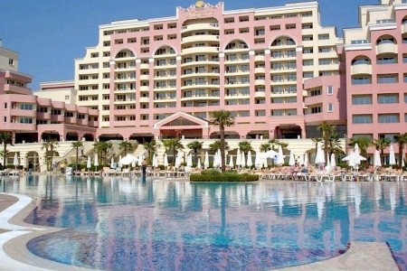 Dit Majestic Beach Resort - 9