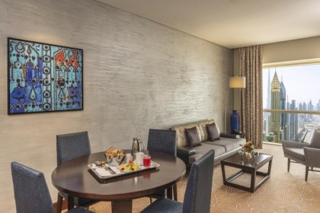 Hotel The Tower Plaza Hotel