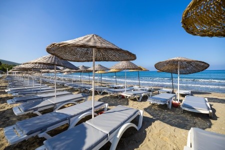 Ramada Hotel & Suites By Wyndham - 4