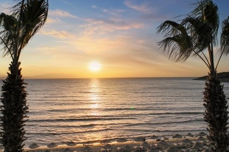 Ramada Hotel & Suites By Wyndham - 12