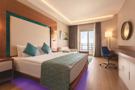 Ramada Hotel & Suites By Wyndham - 17