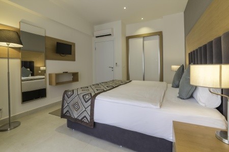 Ramada Hotel & Suites By Wyndham - 21