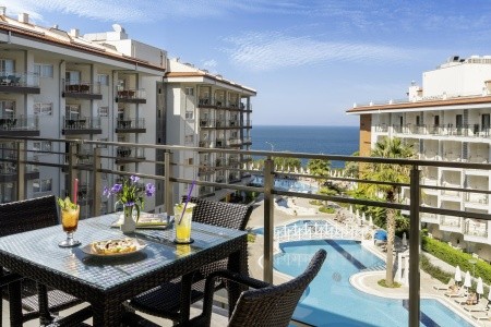 Ramada Hotel & Suites By Wyndham - 26