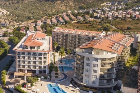 Ramada Hotel & Suites By Wyndham - 36