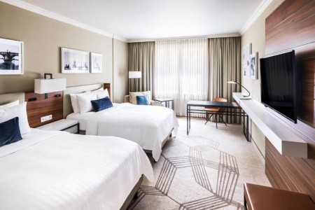 Česká republika Praha a okolie Marriott Hotel Prague 2 dňový pobyt Raňajky Vlastná November 2026 (10/11/26-11/11/26)