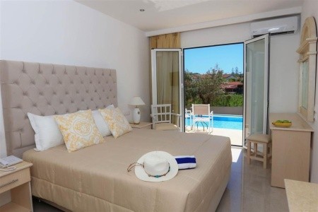 Cavomarina Beach - 13