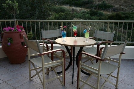 Elpis Studios & Apts - 14