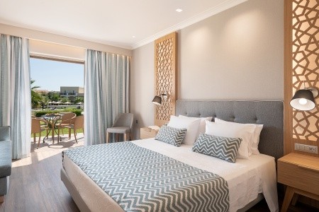 Pilot Beach Resort - 11