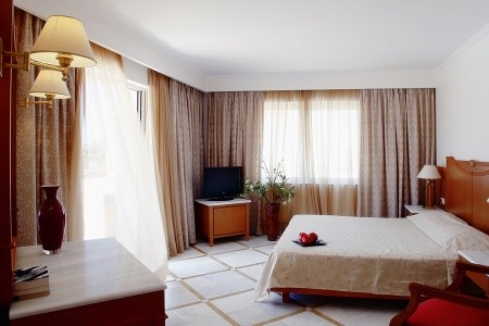 Pilot Beach Resort - 21