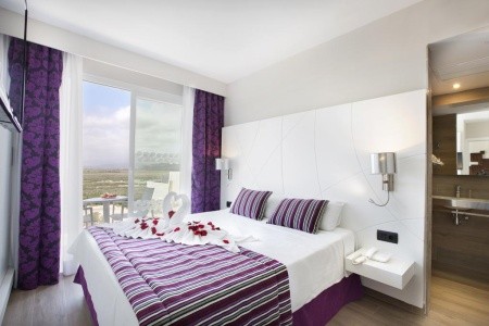 Španielsko Mallorca Playa De Muro Suites 5 dňový pobyt Raňajky Letecky Letisko: Praha July 2026 ( 8/07/26-12/07/26)