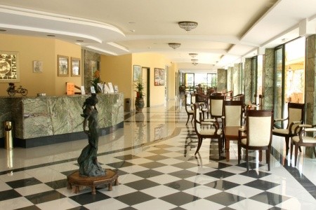 Eri Beach & Village - 4