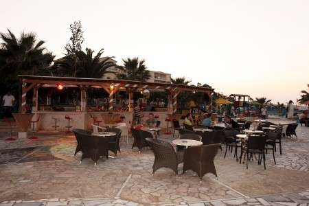 Eri Beach & Village - 15