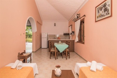 Alykes Park Bungalows & Apartments - 24