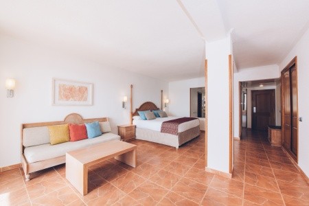 Španielsko Mallorca Iberostar Selection Jardin Del Sol Suites 8 dňový pobyt Raňajky Letecky Letisko: Praha July 2026 (12/07/26-19/07/26)