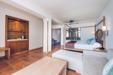 Španielsko Mallorca Iberostar Selection Jardin Del Sol Suites 8 dňový pobyt Raňajky Letecky Letisko: Praha July 2026 (12/07/26-19/07/26)