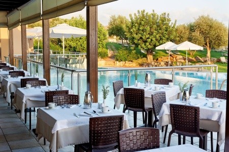 Village Heights Golf Resort - 18