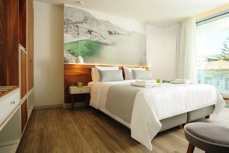 Atrium Ambiance - 30