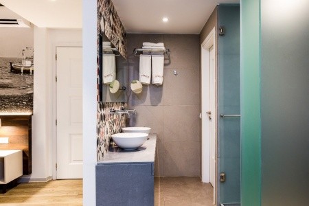 Atrium Ambiance - 45