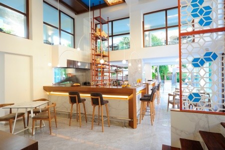 Atrium Ambiance - 49