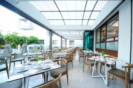 Atrium Ambiance - 53