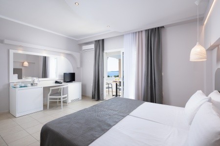 Alexandros Palace Hotel & Suites - 27