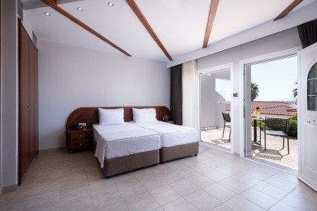 Alexandros Palace Hotel & Suites - 36