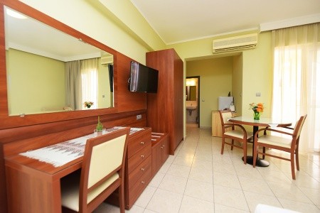 Grécko Rodos Esmeralda 10 dňový pobyt Raňajky Letecky Letisko: Viedeň August 2025 (10/08/25-19/08/25)