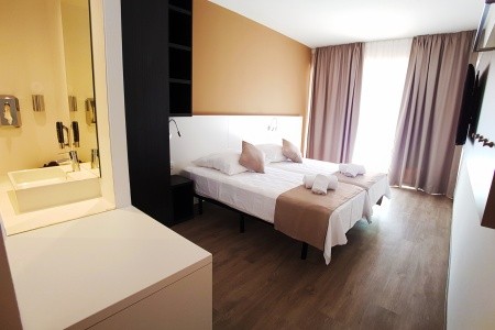 Španielsko Mallorca Planet One 10 dňový pobyt Polpenzia Letecky Letisko: Viedeň July 2026 ( 3/07/26-12/07/26)