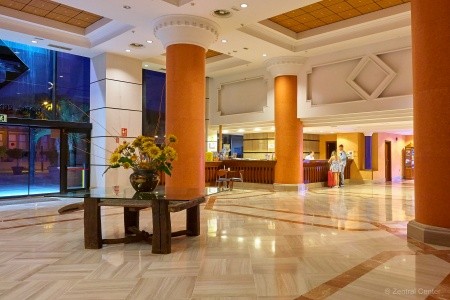 Kanárske ostrovy Tenerife Zentral Center 9 dňový pobyt Polpenzia Letecky Letisko: Praha December 2025 (11/12/25-19/12/25)