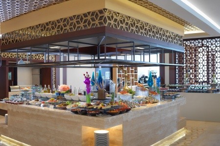 Spojené arabské emiráty Dubaj Two Seasons Hotel & Apartments 6 dňový pobyt Raňajky Letecky Letisko: Viedeň March 2026 (29/03/26- 3/04/26)