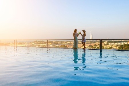 Spojené arabské emiráty Dubaj Two Seasons Hotel & Apartments 6 dňový pobyt Raňajky Letecky Letisko: Viedeň March 2026 (29/03/26- 3/04/26)