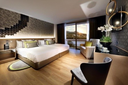 Kanárske ostrovy Tenerife Hard Rock Tenerife (Playa Paraiso) 7 dňový pobyt Raňajky Letecky Letisko: Praha June 2025 (27/06/25- 3/07/25)