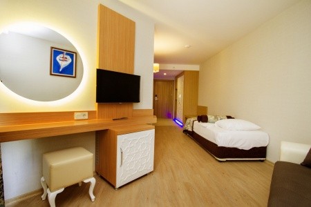 Turecko Alanya Blue Wave Suite 8 dňový pobyt All Inclusive Letecky Letisko: Praha June 2026 (29/06/26- 6/07/26)