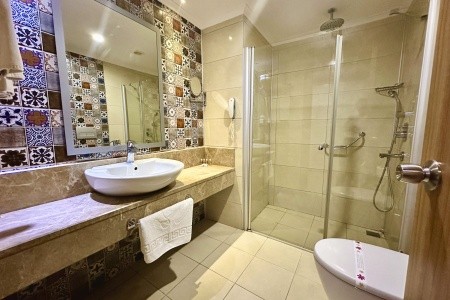 Turecko Alanya Blue Wave Suite 8 dňový pobyt All Inclusive Letecky Letisko: Praha June 2026 (29/06/26- 6/07/26)