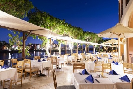 The Three Corners Ocean View - 10