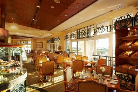 Egypt Hurghada Marriott Beach Resort 12 dňový pobyt Polpenzia Letecky Letisko: Bratislava May 2025 ( 9/05/25-20/05/25)