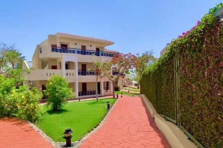 Ivy Cyrene Island Resort - 3