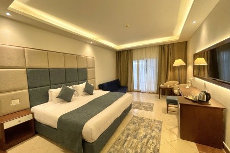 Ivy Cyrene Island Resort - 7