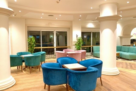 Ivy Cyrene Island Resort - 9