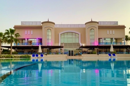 Ivy Cyrene Island Resort - 11