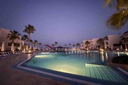 Ivy Cyrene Island Resort - 14