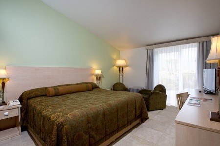 Paloma Perissia - 11